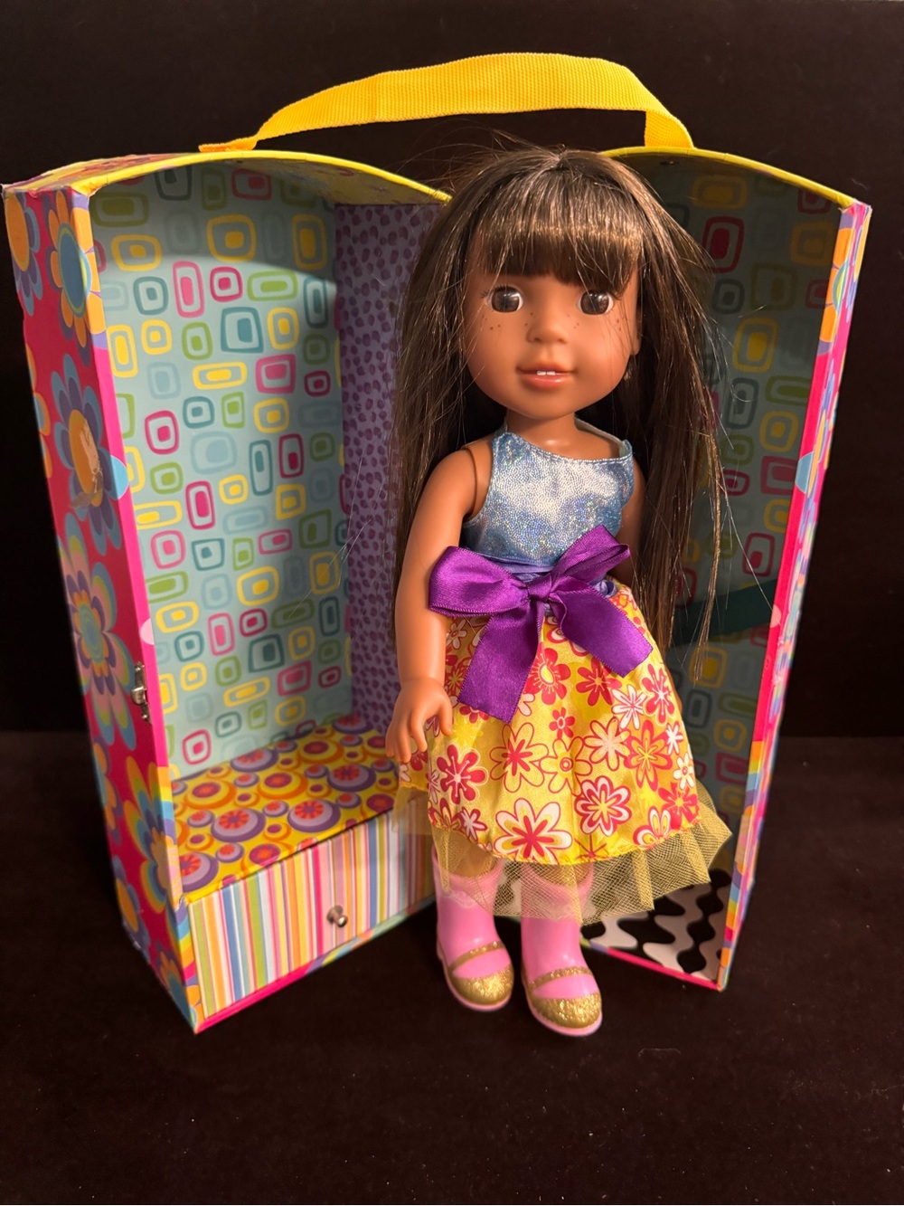 American Girl WellieWishers Ashlyn Doll 14.5" with Groovy GirlsTravel Case